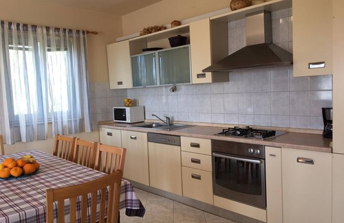Privlaka Apartamento | 4-BEDROOMS; PRIVATE POOL,BBQ, Quite area !!!