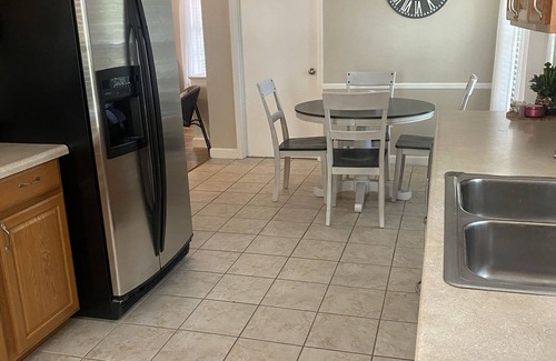 Simpsonville Casa | 4 bedrooms, Simpsonville, family-friendly, great fenced back yard with fire pit