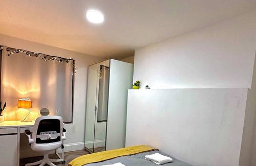 Cantelowes Casa | 4 Bedrooms with Garden Modern & Luxurious Retreat in the Heart of the City