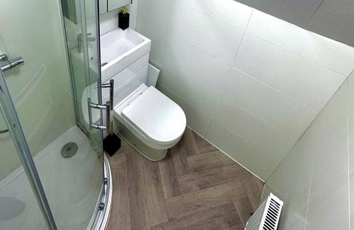 Cantelowes Casa | 4 Bedrooms with Garden Modern & Luxurious Retreat in the Heart of the City