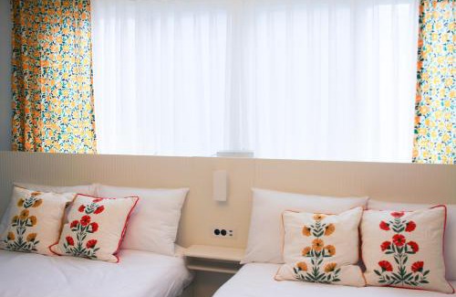 Seogyo-dong Apartamento | 4 Beds in the Heart of Hongdae, Mangwon, Sangsu & Red Road