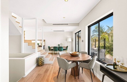 Connells Point Casa | 4 big bedrooms, new house, stylish house , beach views, swinging pool views .