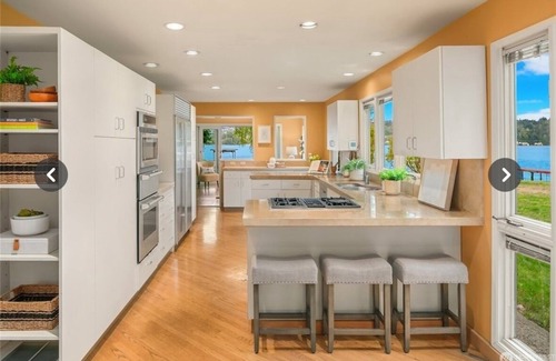 Mercer Island Casa | 4 BR, 2.5 bath Waterfront House on Mercer Island!