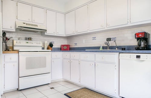 East Moriches Casa | 4 dormitorios / 3 baños con hermosas vistas a la bahía y piscina privada climatizada