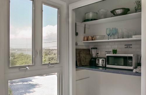 East Moriches Casa | 4 dormitorios / 3 baños con hermosas vistas a la bahía y piscina privada climatizada