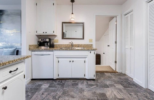 Royal Pines Casa | 4 BR Family Retreat Close to Biltmore & DT