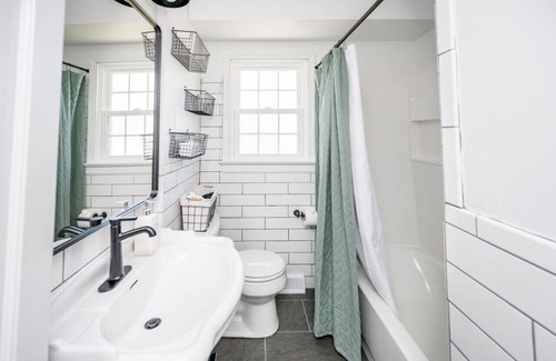 Lynchburg Casa | 4 BR Home | Quaint | Near LU | Family-Friendly