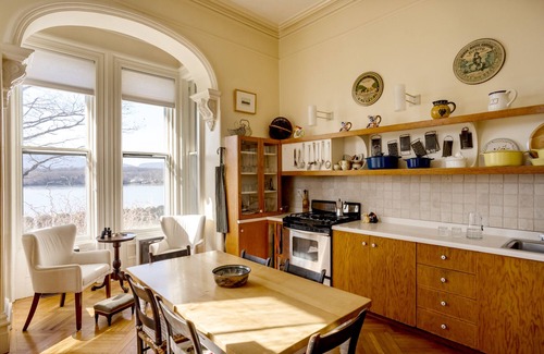 Germantown Casa | 4 Br, Hudson River Manor on 65 acres, with pool