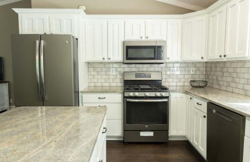 Williamsburg Casa | 4 BR Renovated Home - Next to Horse Show Pet Friendly