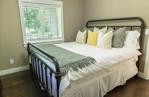 Williamsburg Casa | 4 BR Renovated Home - Next to Horse Show Pet Friendly