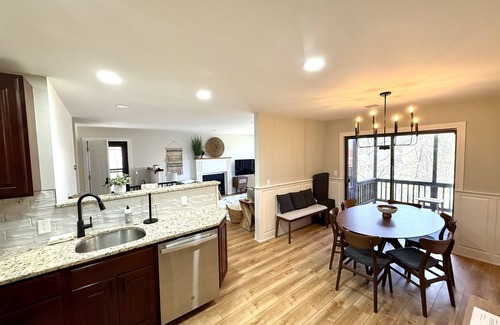 Vernon Condominio | 4 BR Treetop Escape | Orchards, Skiing, Mountain Creek, Minerals, Wildlife