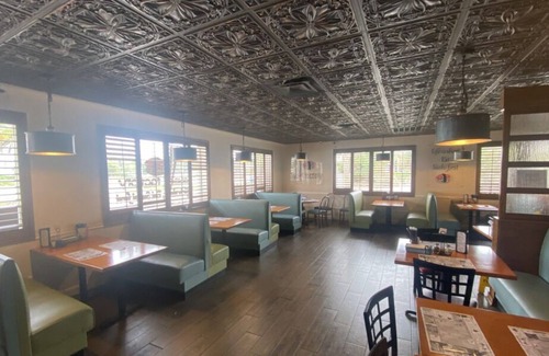 June Park Casa | 4 Contemporary Units w/ Kitchenettes, Close to Wickham Park, Pool!