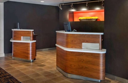 Woburn Casa | 4 Convenient Units! FREE Parking, Pets Allowed, Close to Burlington Mall!