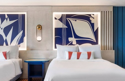 Islamorada Hotel | 4 Guest Room, 2 Queens, Balcony, Free Parking & Pet Friendly