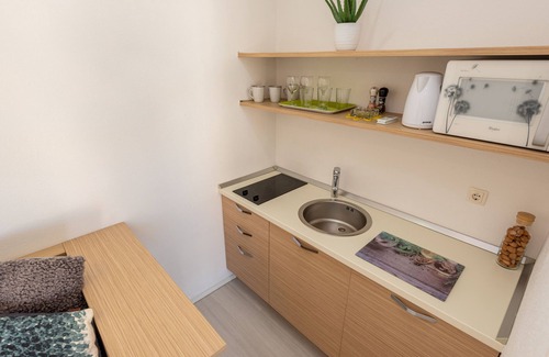 Grebastica Apartamento | Apartamento de 4 * con vista lateral al mar y piscina, restaurante en el lugar - AP 3