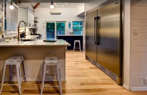 Ocean Bay Park Casa | 4 Houses from Ocean- Heated Pool Rooftop deck