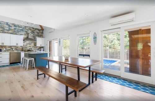 Ocean Bay Park Casa | 4 Houses from Ocean- Heated Pool Rooftop deck