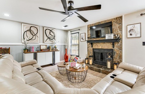 Church Street Casa | 4 Mi to Airport Atlanta Home with Deck and Hot Tub