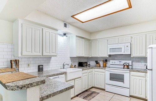 West Arlington Casa | 4 Mi to AT&T Stadium: Townhome in Fort Worth