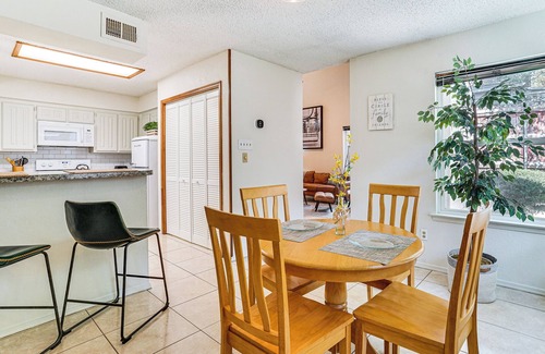 West Arlington Casa | 4 Mi to AT&T Stadium: Townhome in Fort Worth