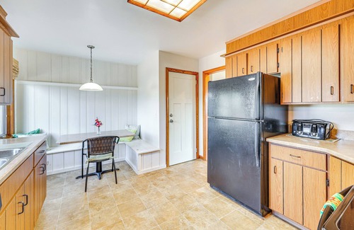 Waterford Casa | 4 Mi to Beach: Furnished Deck at Waterford Home!