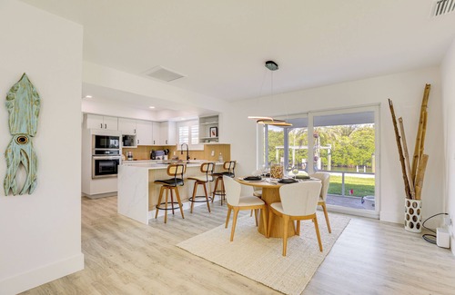 Hobe Sound Casa | 4 Mi to Beach: Riverfront Hobe Sound Home w/Dock!