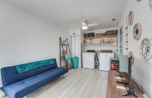 Seminole Casa | 4 Mi to Beaches: Seminole Charmer w/ Outdoor Oasis
