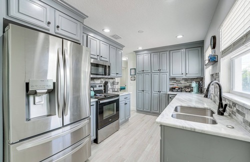 Seminole Casa | 4 Mi to Beaches: Seminole Charmer w/ Outdoor Oasis