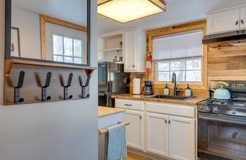 Blakeslee Cabina | 4 Mi to Big Boulder: 'The Cozy Cabin' on 8 Acres!