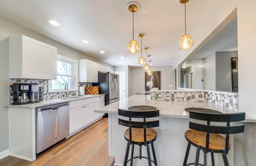 Bridgeport Casa | 4 Mi to Churchill Downs: Updated Retreat w/ Deck!