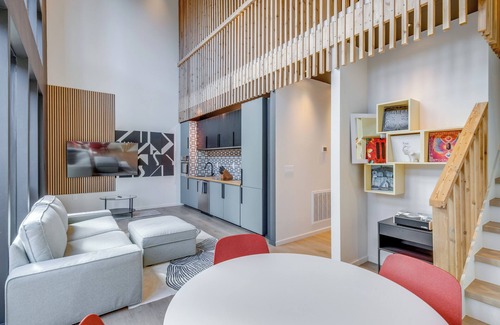 Pisgah Forest Cabina | 4 Mi to Downtown Brevard: Sleek Cabin w/ Deck