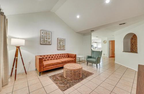 Brownsville Casa | 4 Mi to Dtwn Brownsville Family Home with Yard!