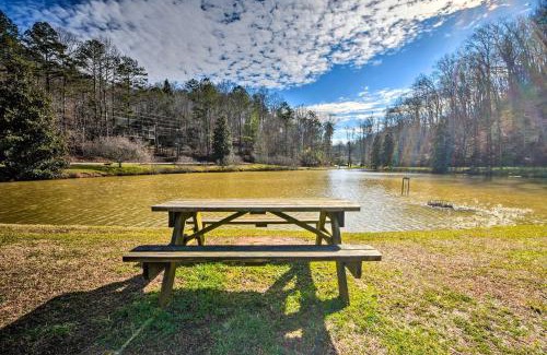 Ellijay Casa | 4 Mi to Dtwn Ellijay Cabin with Pool and River Access
