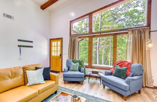 Ellijay Casa | 4 Mi to Dtwn Ellijay Cabin with Pool and River Access