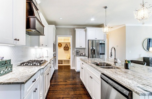 Dothan Casa | 4 Mi to Dtwn: Stylish Home w/ Large Yard in Dothan