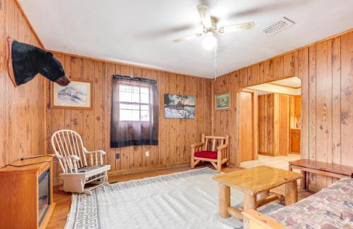 Glidden Casa | 4 Mi to Gordon Lake Family Retreat in Glidden!