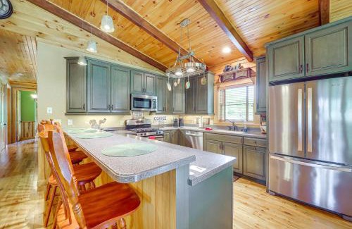 Newland Casa | 4 Mi to Grandfather Mountain Cabin in Newland!