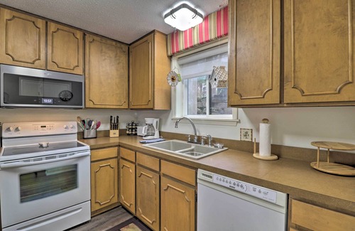 Fairfield Bay Condominio | ¡NUEVO! Condominio w / balcón en la bahía de Fairfield cerca de Marina