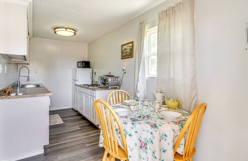 Bosque Farms Cabaña | 4 Mi to Rio Grande: Bosque Farms Home w/ Patio!