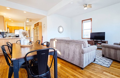 Elberta Condominio | 4 Minutes to Lake Michigan - FREE Kayak & Bike Rental