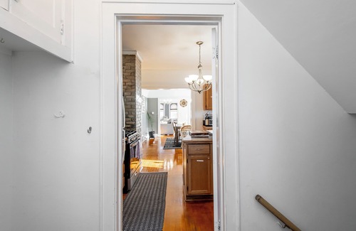 Shorewood Casa | 4 Minutes Walk to Lake Michigan Atwater Park Beach Balconies. Pet Friendly