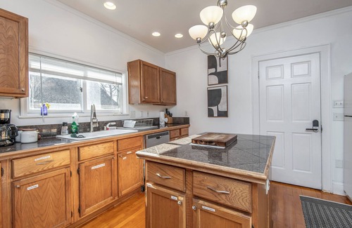 Shorewood Casa | 4 Minutes Walk to Lake Michigan Atwater Park Beach Balconies. Pet Friendly