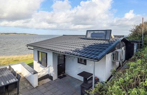 Hvalpsund Casa | 4 person holiday home in Farsø-By Traum