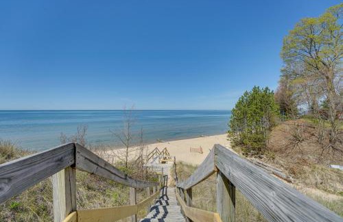 Muskegon Casa | 4-Season Gold Coast Cottage, 2 Mi to Winter Sports