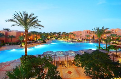 Makadi Bay Apartamento | 4 Tranquil Rooms with Balcony and Pool & Direct Access to Private Sandy Beach