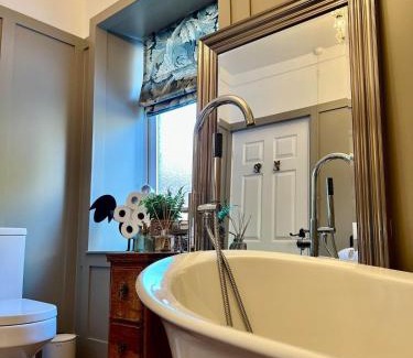 Pontsticill Casa | 4 - Walkers Cottage - Scandinavian BBQ hut -Open fire