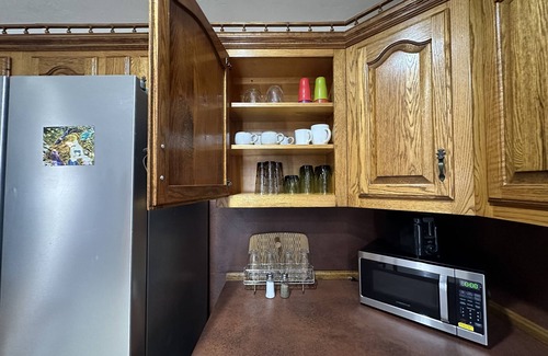 New Oxford Casa | 40-acre farm Barndominium Close to Gettysburg, York, Hanover Sleeps 7