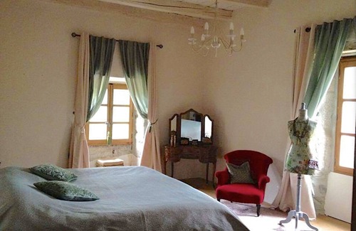 Thusel Otro | 400 euros / noche Casa fortificada del siglo XII