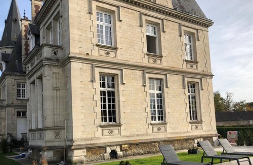 Saint-Jean-aux-Bois Apartamento | 400m2 castle flat, 8 bedrooms + pool near Paris!