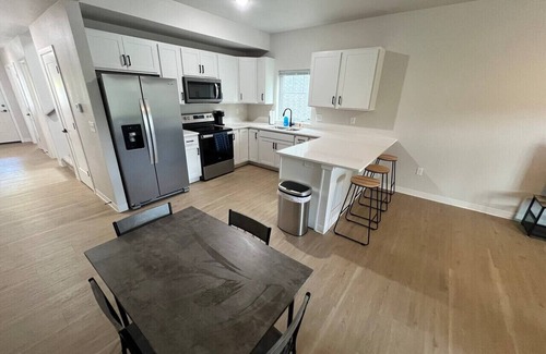 Iowa City Casa | 402 Spacious 3 Bedroom Townhouse